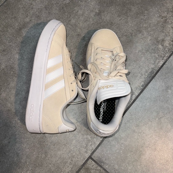 Adidas sneakers - Picture 3 of 3